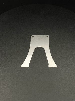 Processando a placa de carimbo de aço inoxidável personalizada da válvula do serviço das peças